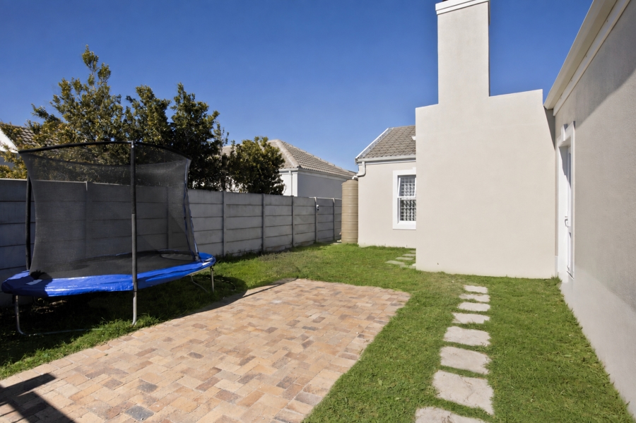 3 Bedroom Property for Sale in Sunningdale Western Cape